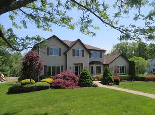 11 Balanchine Ct, Airmont, NY 10952