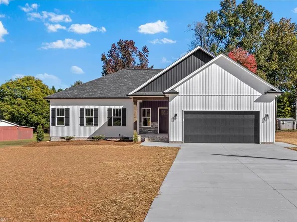 2850 Leonard Rd, Lexington, NC 27295