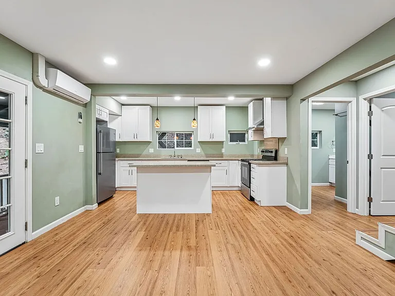21567 Starrett Hill Dr — Photo 26