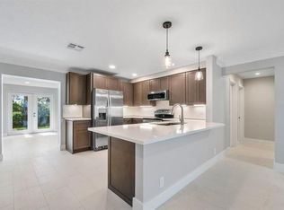 2302 SW 10th St, Boynton Beach, FL 33426