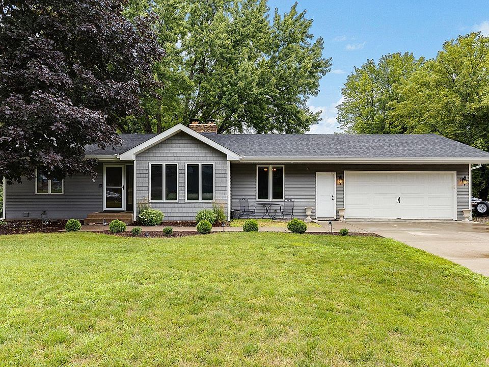 1st image of 3208 W 132nd St