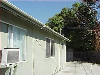 2nd image of 2625 Meadowbrook Dr