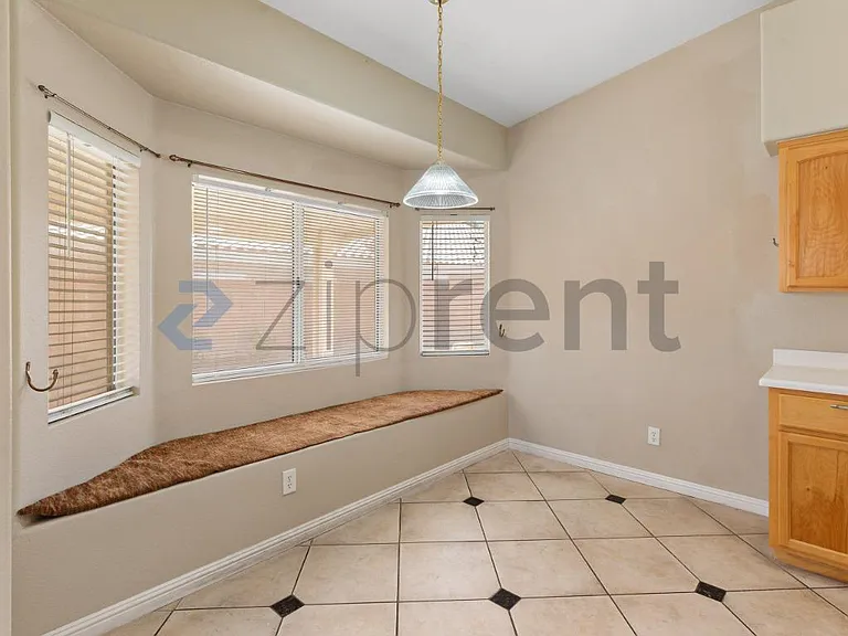 1158 Mirage Lake St — Photo 10