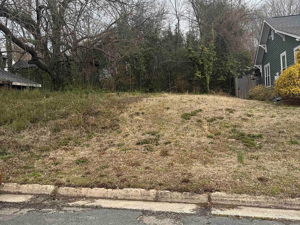 2nd image of 505 Gray Ave #2