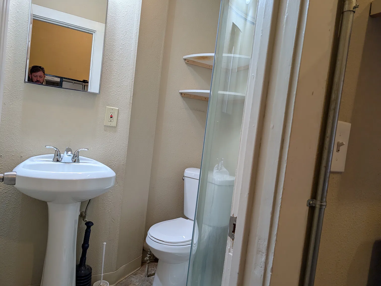 3872 Center St — Photo 1