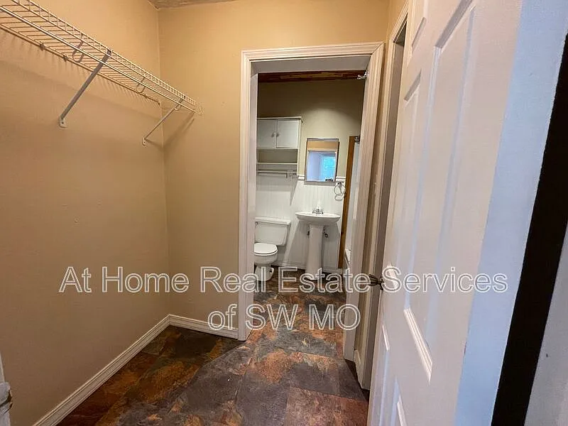 Studio, 1.0 bath, $580 — Photo 4