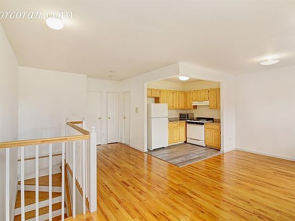 2nd image of 91 Vernon Ave #2