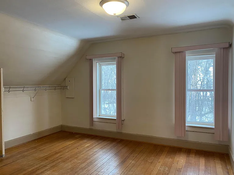 Large bedroom 2nd floor