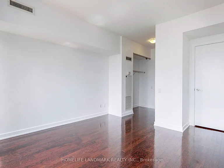 33 Charles St E #3406 — Photo 21