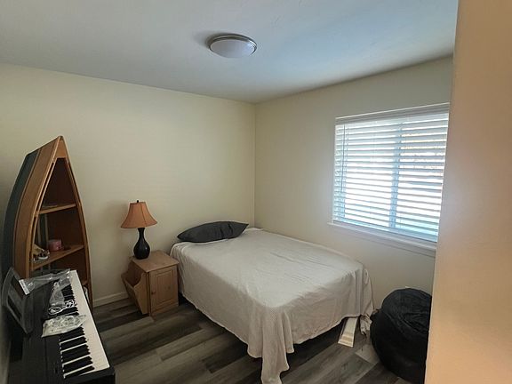 4th image of 41481 Derks Lake Rd