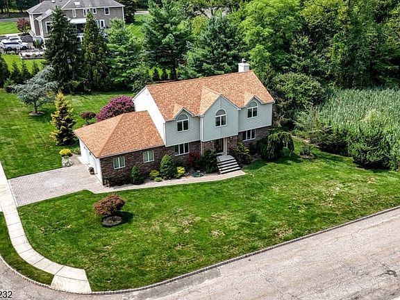 2nd image of 13 Bryan Ct