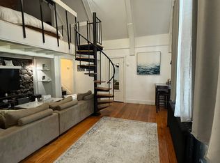 2 Wildwood Dr #A, Great Neck, NY 11024