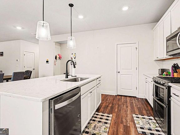 5th image of 79 Dew Drop Ln