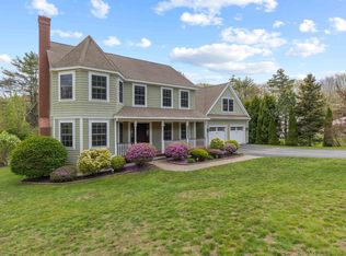 13 Cleaves Farm Rd, Falmouth, ME 04105
