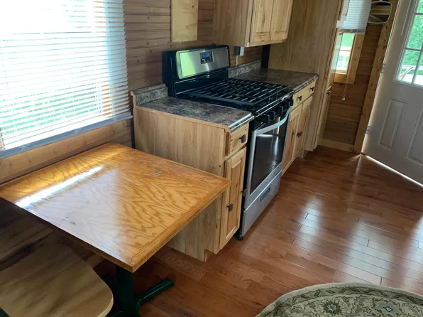 9 Morgan Addition St, Buckhannon, WV 26201