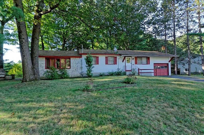 2nd image of 37 WHIPPLETREE Road