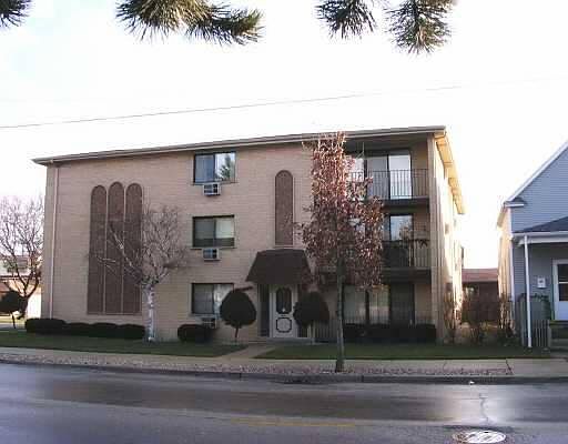 1st image of 3821 N Narragansett Ave APT 3W
