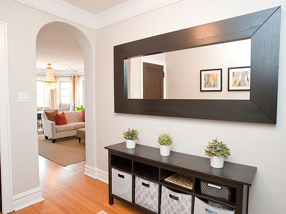 3rd image of 927 Ontario St #3-E
