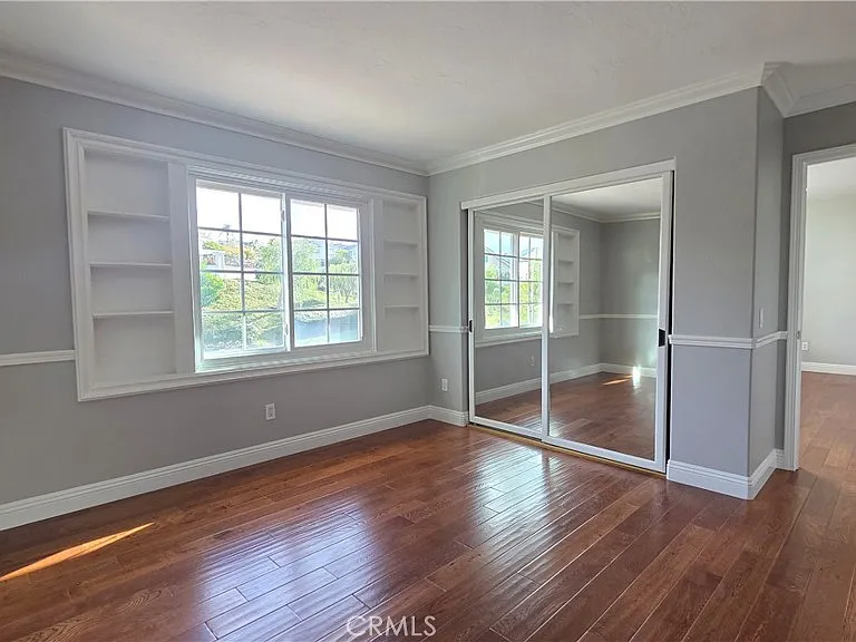 8 Miranda — Photo 28