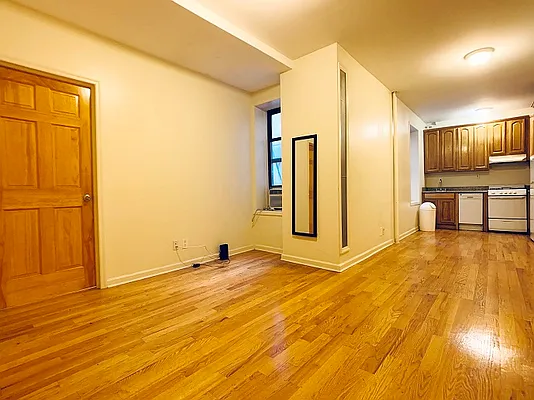 Rented by City Connections Realty | media 5