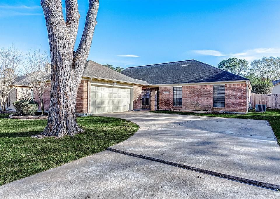 1st image of 21623 Park Valley Dr