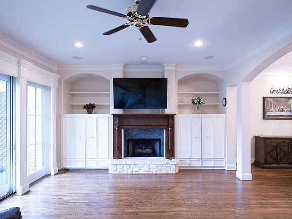 4th image of 1321 Whispering Pines Dr