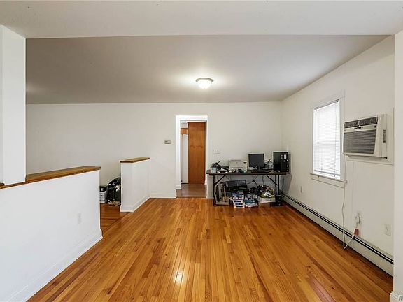 5th image of 28 Henry St