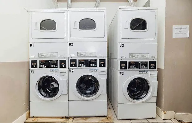 Rented by Carnegie Management Inc | media 9