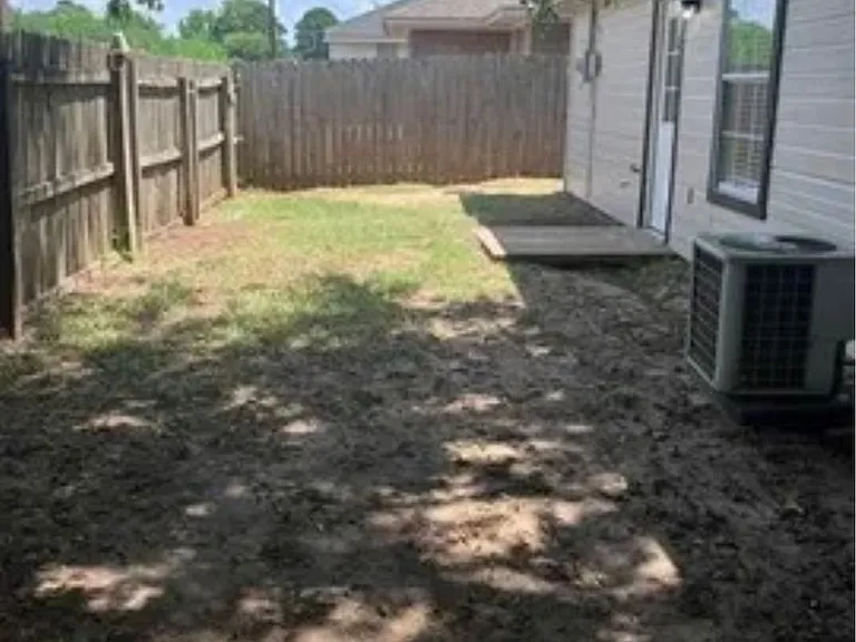 208 Summerset Ct — Photo 16