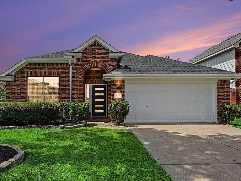18314 Manorcliff Ln — Photo 26