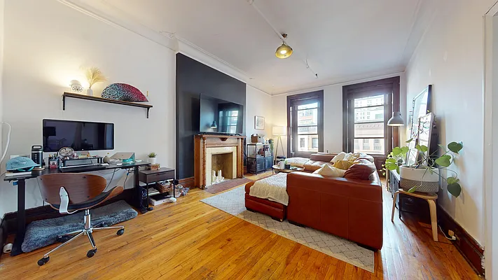 Rented by Bond New York | media 1