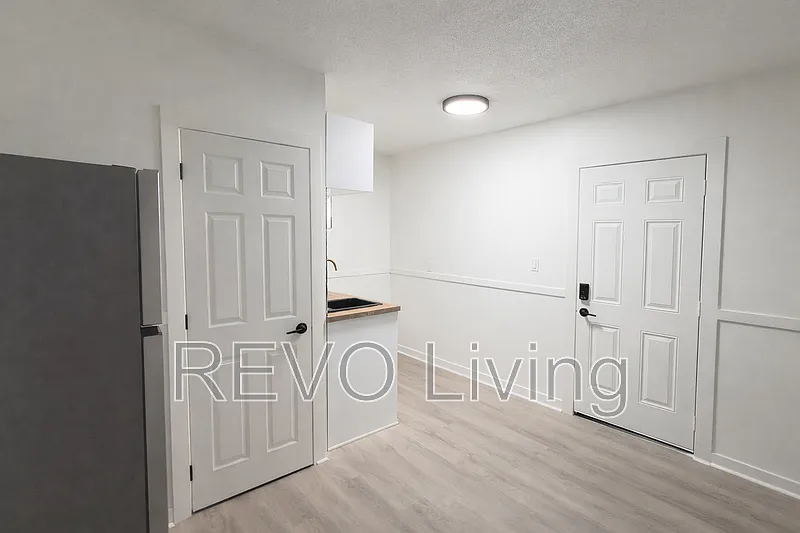 Building Photo - 151 Colborne St #151.4