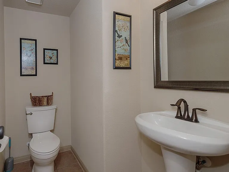 222 Hawkhurst Ct — Photo 15