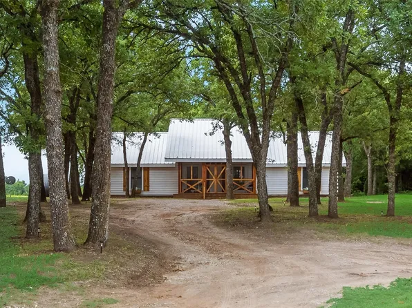 1402 Posey Brewer Rd, Sunset, TX 76270