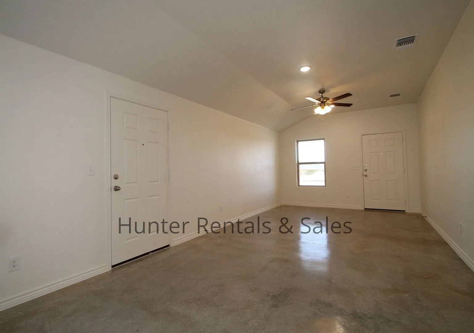 Modern Newer Duplex off Warrior's Path in Harker Heights — Photo 4