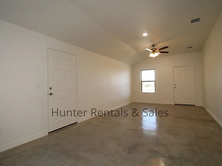 1810A Ponca Trce — Photo 4