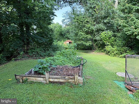 5th image of 1045 Prospect Rd