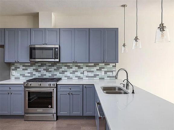 5th image of 908 Nueces St Unit 35