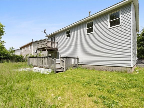 3rd image of 233 W Newell St