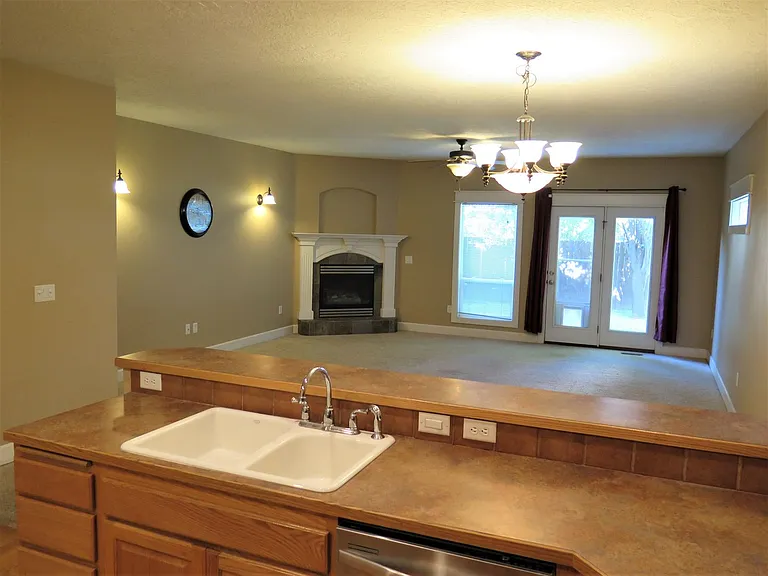 2123 S Dorothy Ave — Photo 4