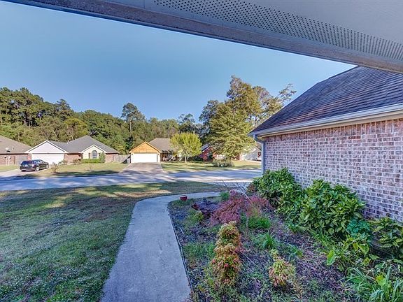 5th image of 113 Willow Brook Dr