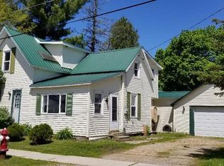 10 Monroe St, Chateaugay, NY 12920