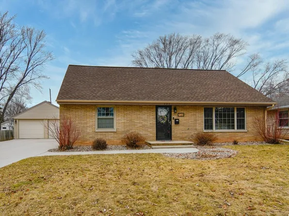 723 Bomier St, De Pere, WI 54115