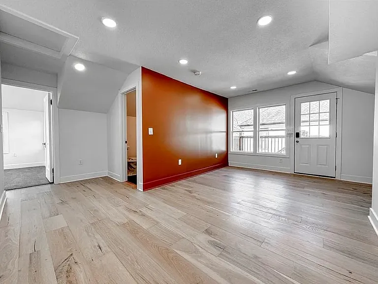 2630 Madison Ave #2 — Photo 5