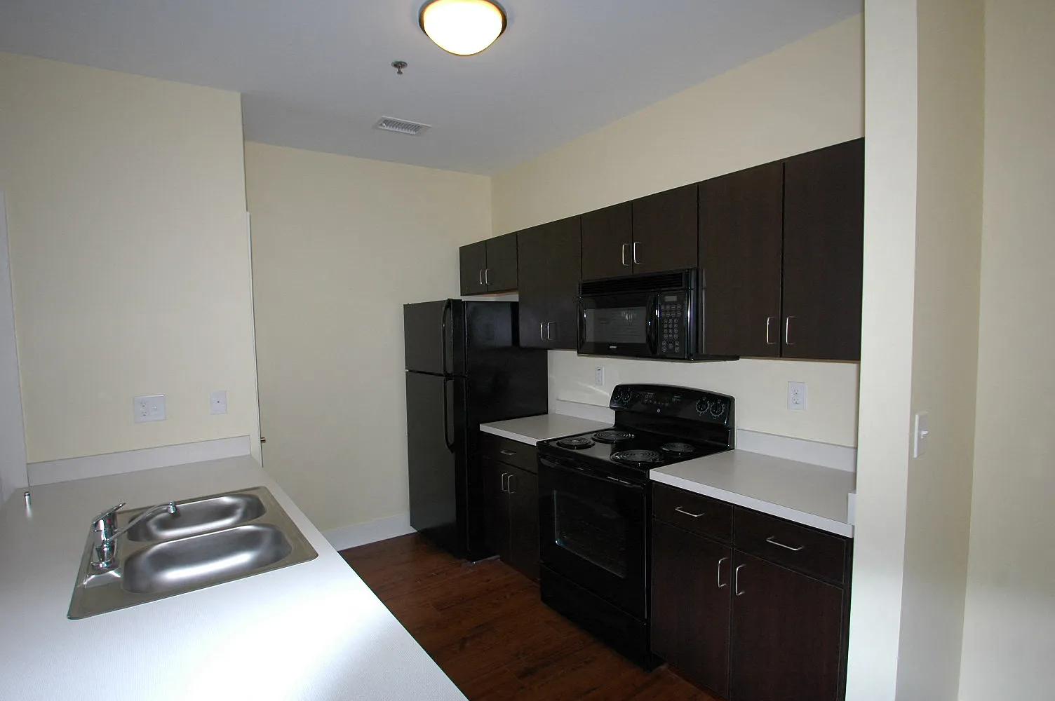 Park Edge Apartments — Photo 1