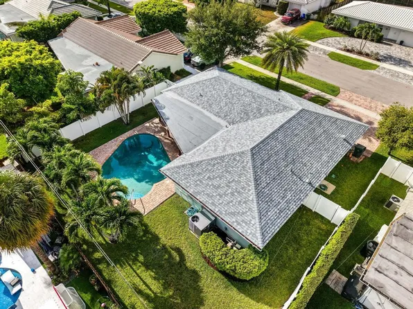 1041 SW 4th St, Boca Raton, FL 33486