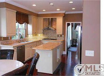 4th image of 7439 Westcliff Dr #1