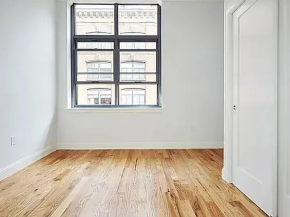 220 East 22nd Street 02R image 3 of 10