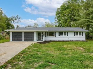 319 W Morse Ave, Bonner Springs, KS 66012