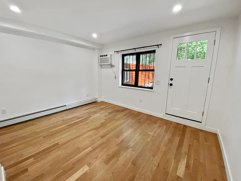62 Woodbine St #1 — Photo 3